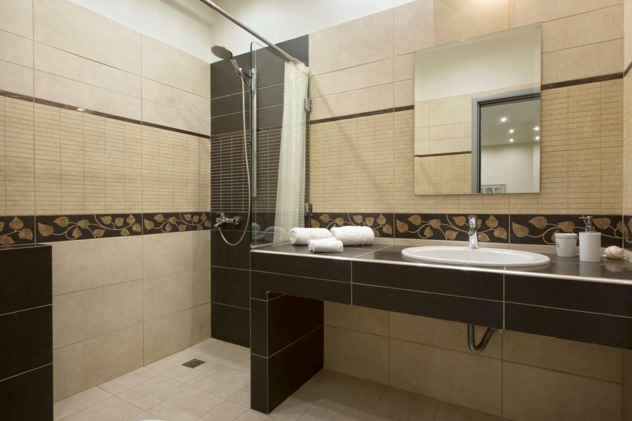 Apartment At Koukaki, 150M From The Metro By Yha アテネ エクステリア 写真